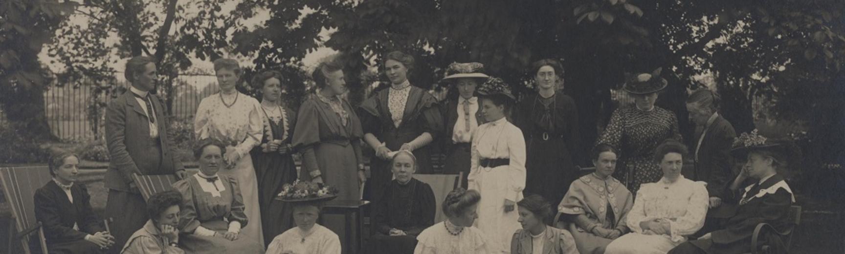 Staff at Newnham College (1907), with Igerna Sollas sitting on the grass on the far right.